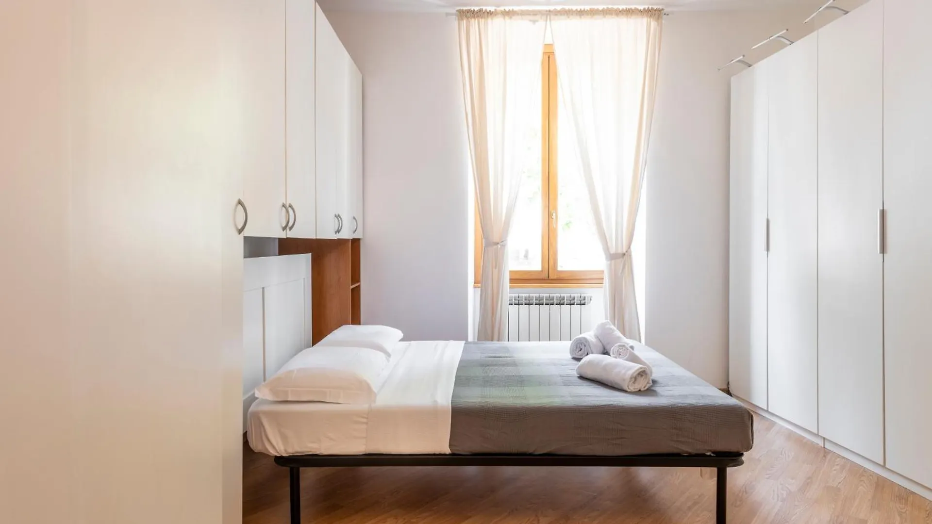 City Center Premuda - B Home Milan Italy