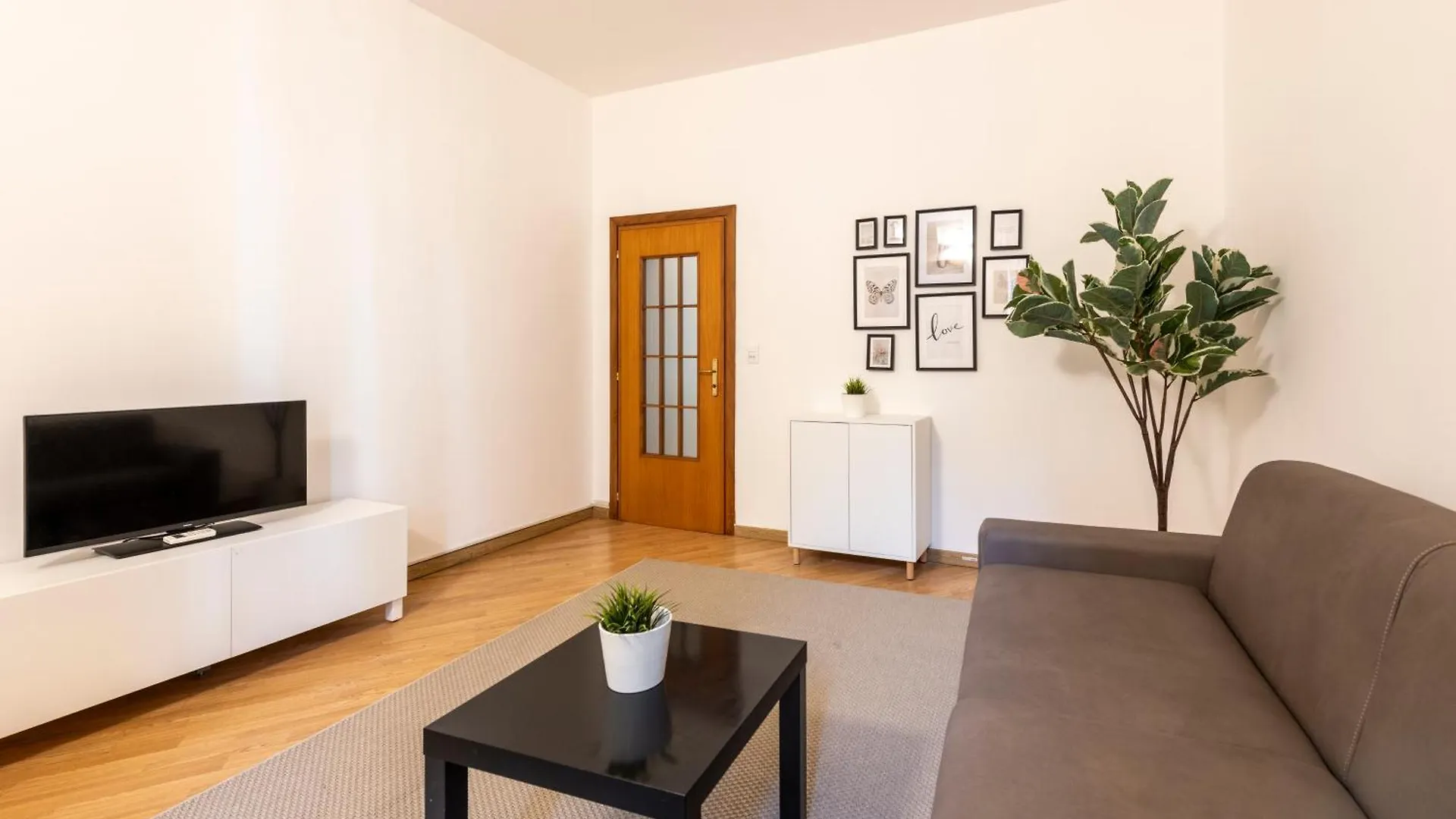 Apartment City Center Premuda - B Home Milan Italy