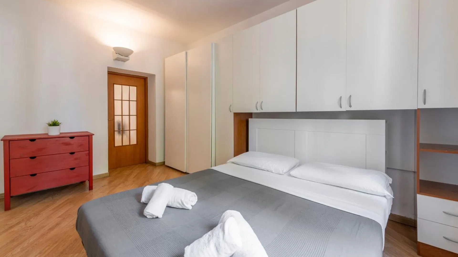 City Center Premuda - B Home Milan Apartment
